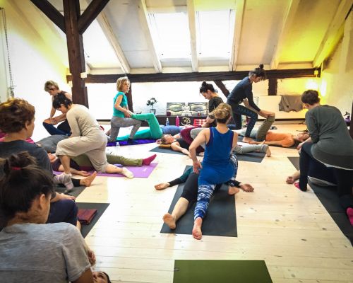 Rainbow Kids Yoga TTC