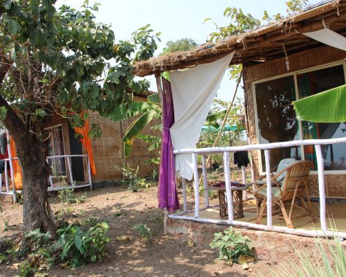 Happy Yoga Tribe (Goa, India)